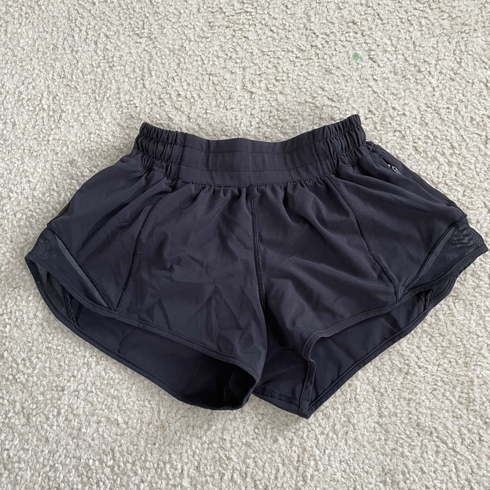 Black Lululemon Hotty Hot Short (2.5 in)